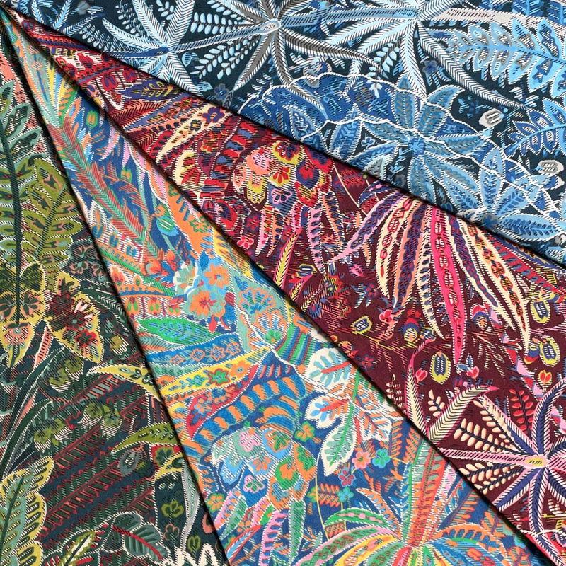 LIBERTYリバティプリント 国産タナローン生地【2022SS】＜Adelphi Voyage＞(アデルフィヴォヤージュ)【ブルー地