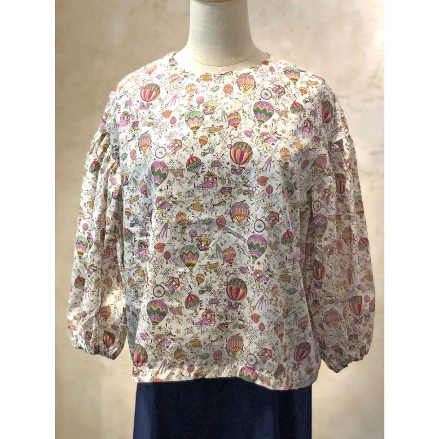 LIBERTY.（リバティ） リバティプリント 7分袖ブラウス シャツ クルー 
