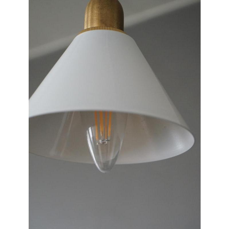 贈物 ピエニ アイアンシェード コニック ホワイト ホームステッド