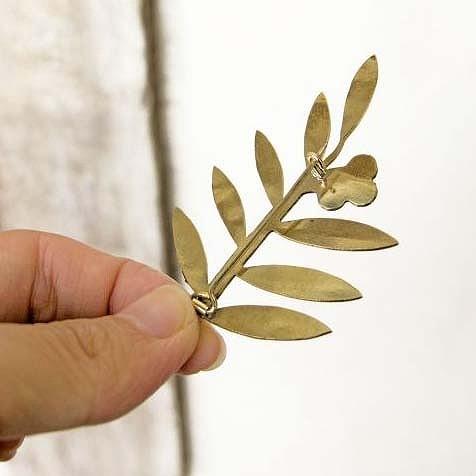 ブローチ ブラス オリーブ オリーヴ ゴールド テテ ア Tete A Tete アクシス Axcis Te3 金属 ブローチ 植物 花 はな Flour 北欧 おしゃれ かわいい Te3yahoo メルシープレゼント 雑貨屋 通販 Yahoo ショッピング