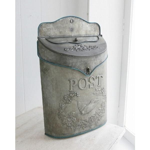 Antique Mailbox for Cards | Post box vintage, Vintage mailbox, Old 