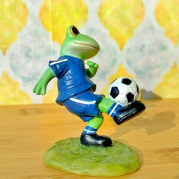 コポー Copeau サッカーするカエル サッカー スポーツ 小物 オブジェ カエル 置き物 置物 オブジェ 蛙 フロッグ Frog ガーデン雑貨 インテリア雑貨 Zv yahoo メルシープレゼント 雑貨屋 通販 Yahoo ショッピング