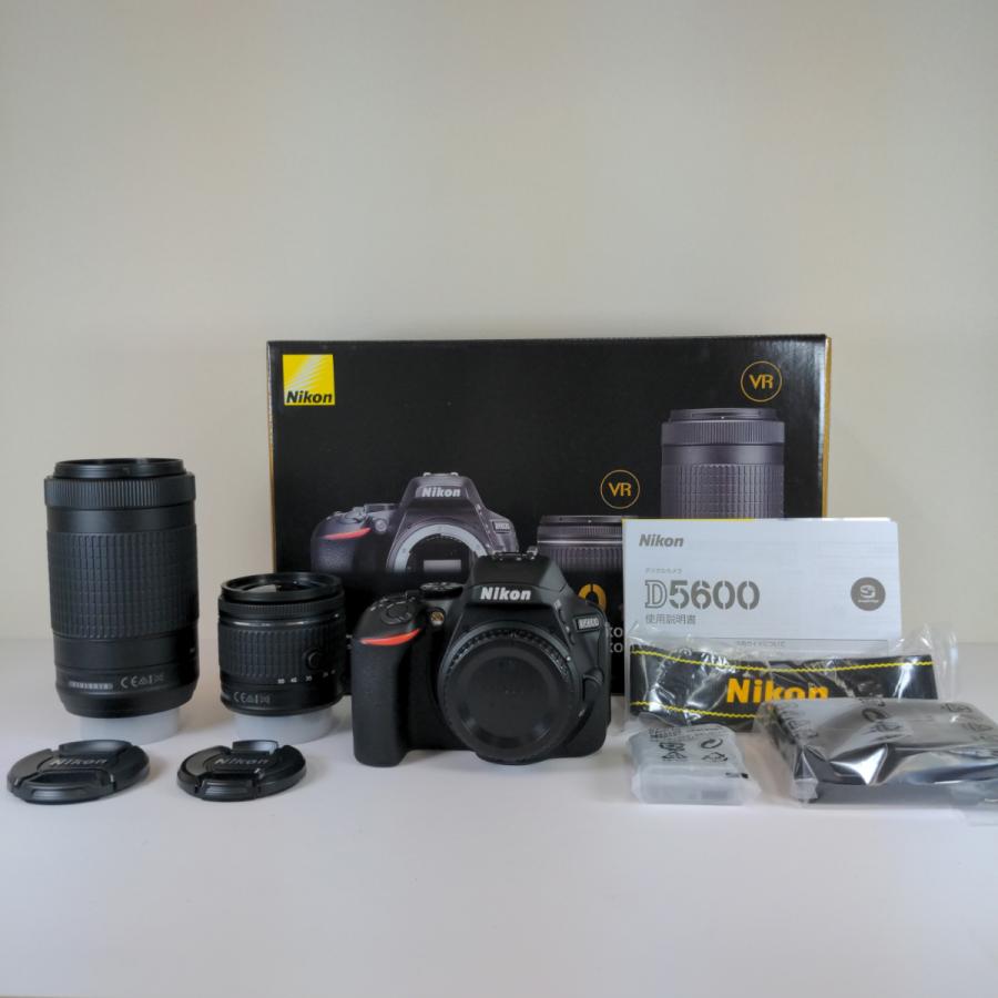 ニコンD 【美品】Nikon ニコン D5600 ダブルズームキット デジタル一眼 