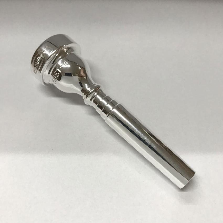 Schilke シルキートランペット用 マウスピース MOST 4 (モスト) シリーズ 銀メッキ 2本収納可能なマウスピースホルダー付き 爆買 |  | 02