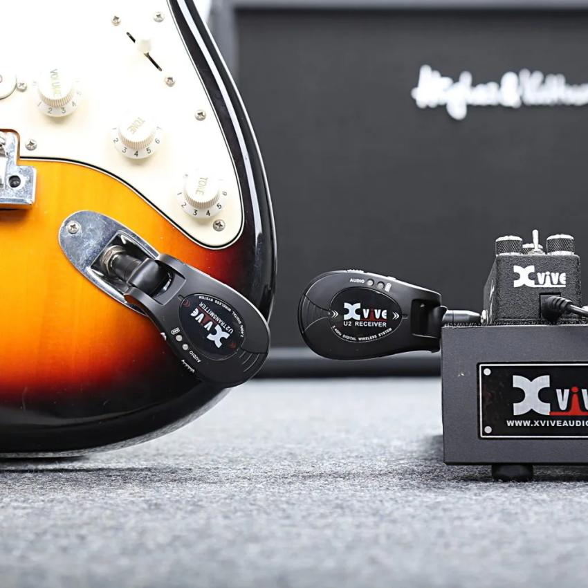 Xvive デジタルギターワイヤレスシステム XV-U2/BK ブラック U2 : 楽器