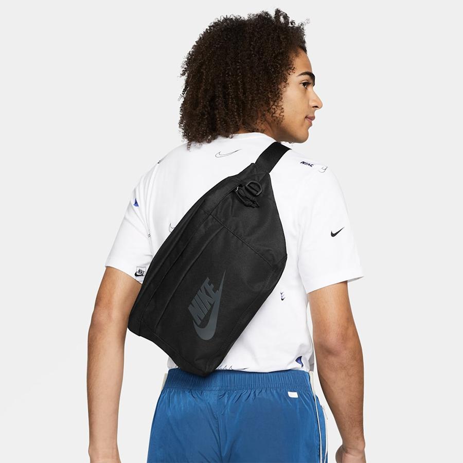NIKE（ナイキ） テック BA5751 010 ヒップパック ブラック 黒 ボディ