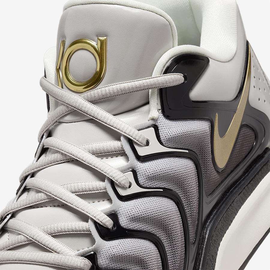NIKE KD17 EP 新品未使用　ナイキ　ケーディー　バッシュ ナイキ（NIKE）（メンズ）バスケットシューズ バッシュ KD 17 EP