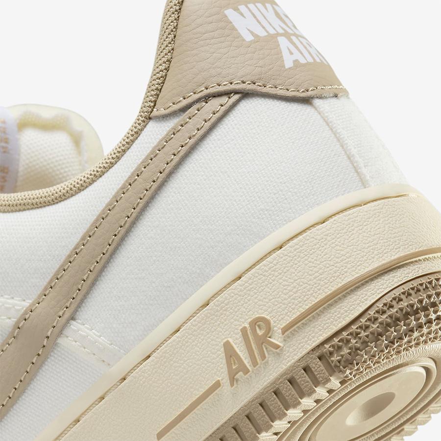 【新品/未使用/タグ付き】Nike Air Force 1 ホワイト/ベージュ Nike Air Force 1 '07 Essential ホワイト/ベージュ 関税送料込 (Nike