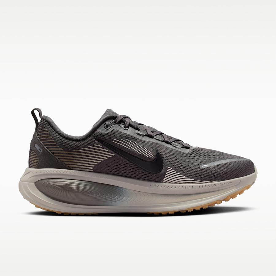 ズーム ボメロ NIKE ZOOM VOMERO 18 HM6803 215 ブラウン 茶 ナイキ