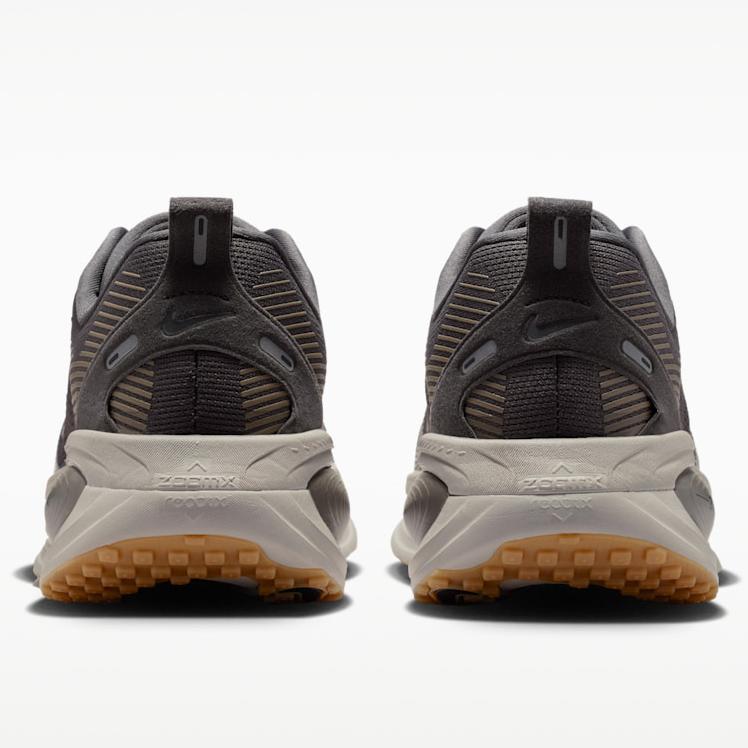 NIKE ZOOM VOMERO 18 HM6803 215 ブラウン 茶 ナイキ ズーム ボメロ ロード ランニング シューズの画像