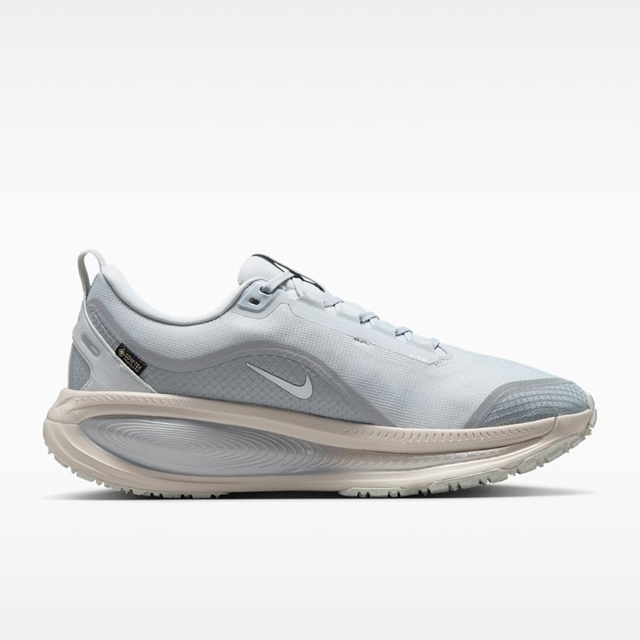 ズーム ボメロ NIKE VOMERO 18 GORE TEX HQ7001 003 シルバー 銀