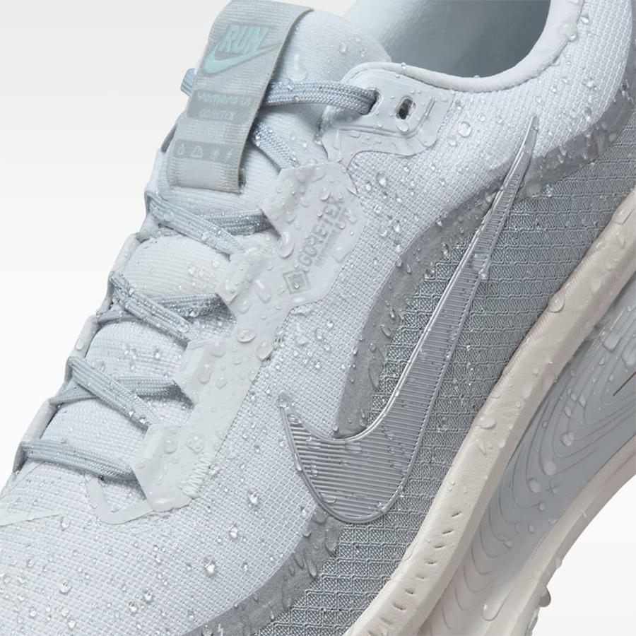 ズーム ボメロ NIKE VOMERO 18 GORE TEX HQ7001 003 シルバー 銀