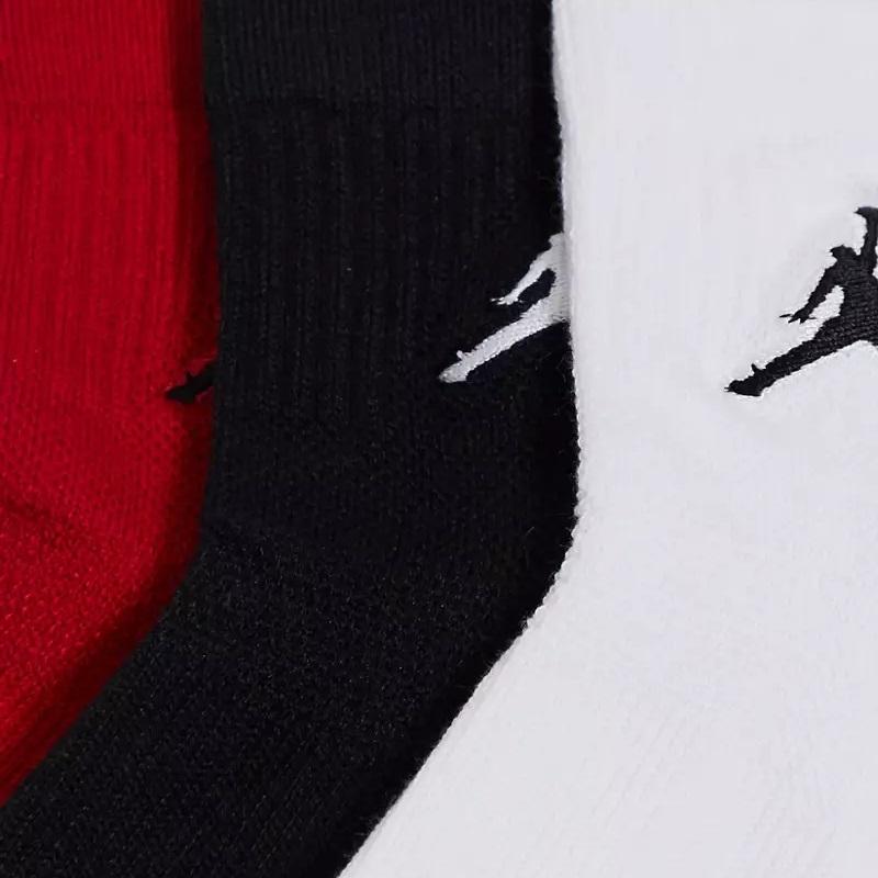 マイケルジョーダン　シグニチャーソックス　ナイキ NBA優勝へと導いたマイケル・ジョーダン着用スニーカーが展示