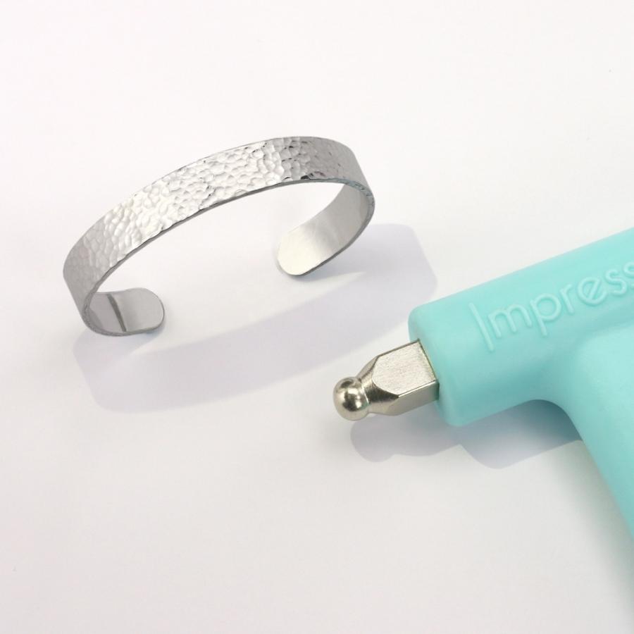 多機能ハンマーキット。槌目、金槌、プラスチックハンマー