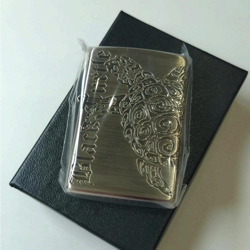 訳アリ特価 在庫限り　ZIPPO ブラック＆シルバー　タートル（亀）　タトゥーパターンをサイドまでエッチング　 | ZIPPO | 03