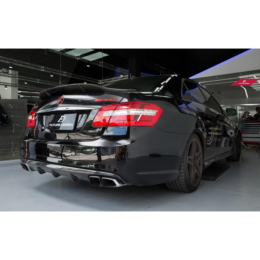 大人気! W212 E63用 カーボンリアウィング ienomat.com.br