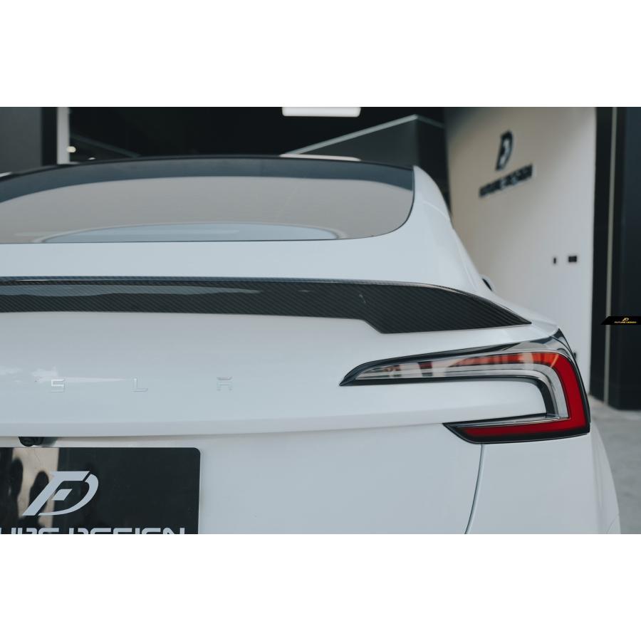 テスラ　モデルY リヤスポイラー　純正品　カーボン 楽天市場】テスラ モデルY用 カーボン トランクスポイラー リア