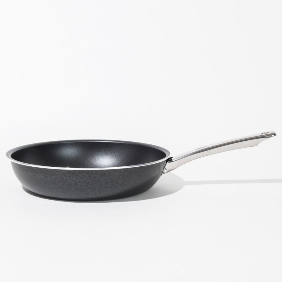 マイヤー ミニマル MEYER フライパン 26cm 未開封/未使用 MEYER（マイヤー） ミニマル フライパン26cm ブラック [ IH/ガス対応