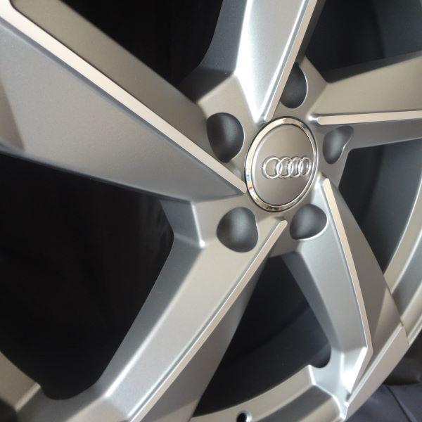 アウディ Q5(8R、FY系)対応 A5627(235/55R19) (19インチ,ポリッシュ