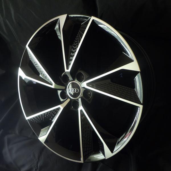 Audi 19インチ ブラックホイール4本目 Audi 19
