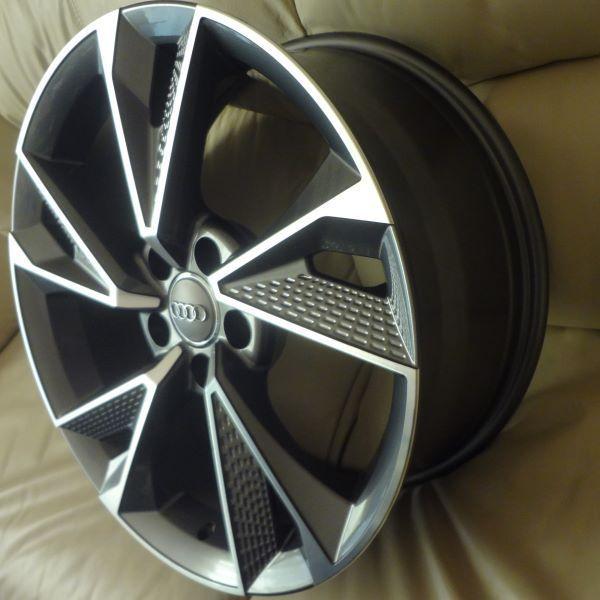 ★11時間以内発送★美品 アウディ Q5(8R、FY系)対応 A5671(255/45R20) (20インチ，ポリッシュグレー，ホイール，タイヤ，1台分) 【BCD3172506318】(113344円)