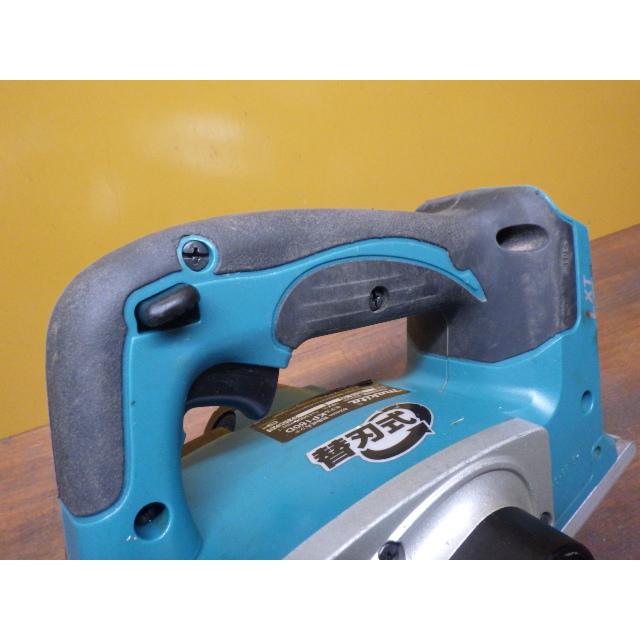 中古良品 マキタ makita 18V82mm充電式カンナ KP180D バッテリー付き 