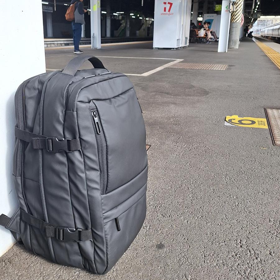 ビジネスリュック 5WAYバッグ 大容量通勤バッグ バックパック スーツ