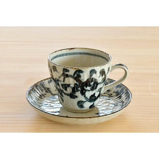 コーヒーカップ おしゃれ カップソーサー 和食器 モダン 美濃焼 陶器 珈琲 ティーカップ 手書きたこ唐草菊彫カップ ソーサー Np 23 Tei おしゃれ食器の通販m Home Style 通販 Yahoo ショッピング