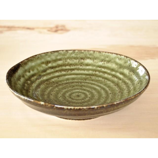 貝殻型陶器皿 茶色と緑の混合色 食器 和食器 おしゃれ 皿 カレー皿 深緑窯変6.8深皿 パスタ皿 モダン