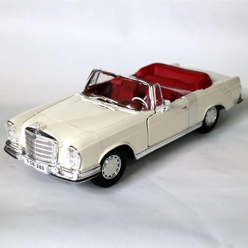 マイスト　メルセデスベンツ280SE 1967 MERCEDES BENZ 280SE 1/18 Maisto【全国送料無料】 : mmLab