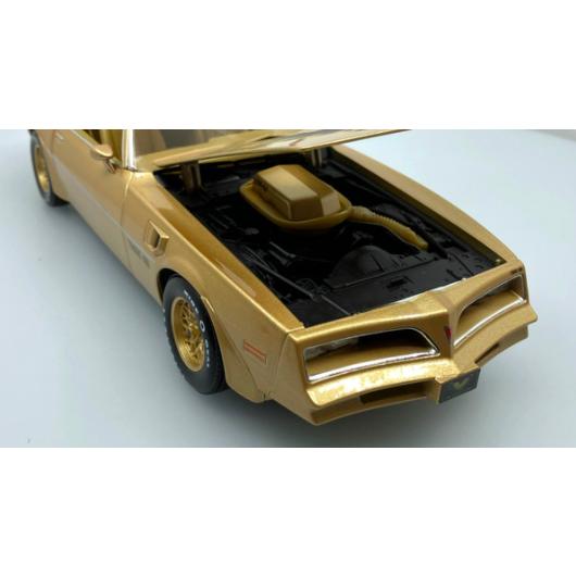 マイスト ミニカー Pontiac Firebird Trans Am Gold 1/18 Maisto