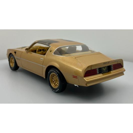 マイスト ミニカー Pontiac Firebird Trans Am Gold 1/18 Maisto