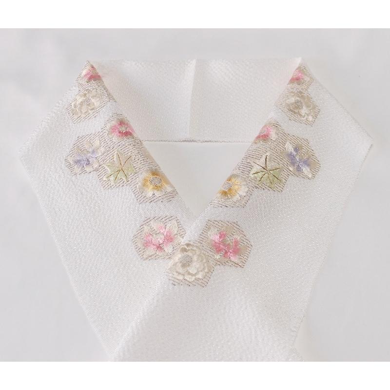 手刺繍　半襟　縮緬地　正絹 刺繍 半衿 白地【衿秀　和想庵】