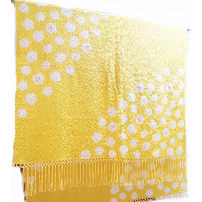 和想庵　大版　正絹縮緬ショール　房付き　黄色　梅絞り出し 和想庵大版正絹縮緬ショール房付き黄色梅絞り出し