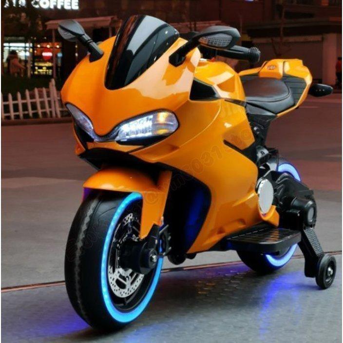 【売り切りお値下げ】 リアル三輪車 乗用玩具 子供用 電動バイク かっこいいオートバイク ワンタッチ起動 乗れる 三輪バイク 人気 【4029558037】(22107円)