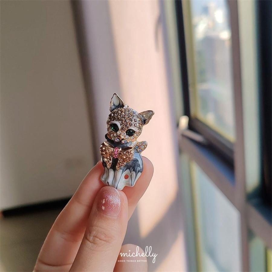 ブローチ 猫 ねこ ネコ ラインストーン キラキラ ゴールド リボン 大人かわいい おしゃれ ギフト プレゼント 母の日 爆買 | ブランド登録なし | 01