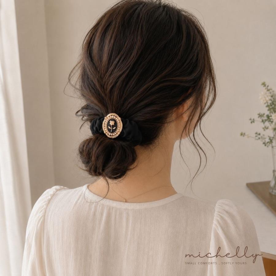 シュシュ カメオ風 アンティーク パール サテン調 黒 白 大人 上品 クラシカル まとめ髪 ヘアアクセサリー | ブランド登録なし | 06