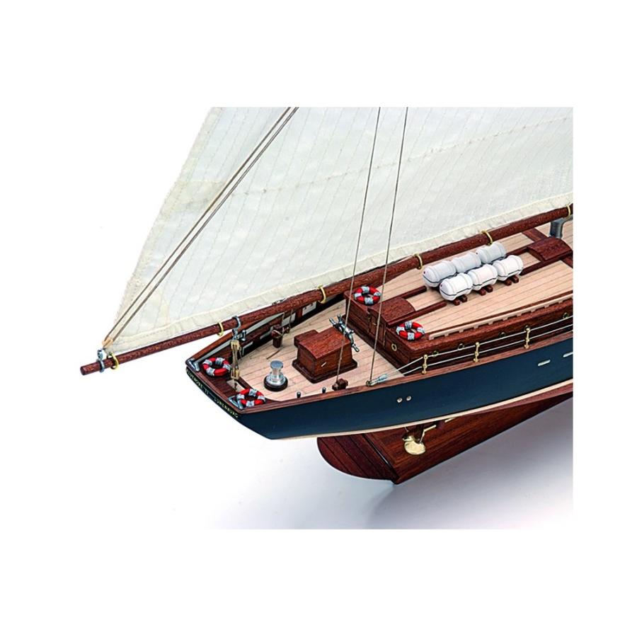 帆船模型キット ブルーノーズ2 : 木製模型キットのマイクロクラフト