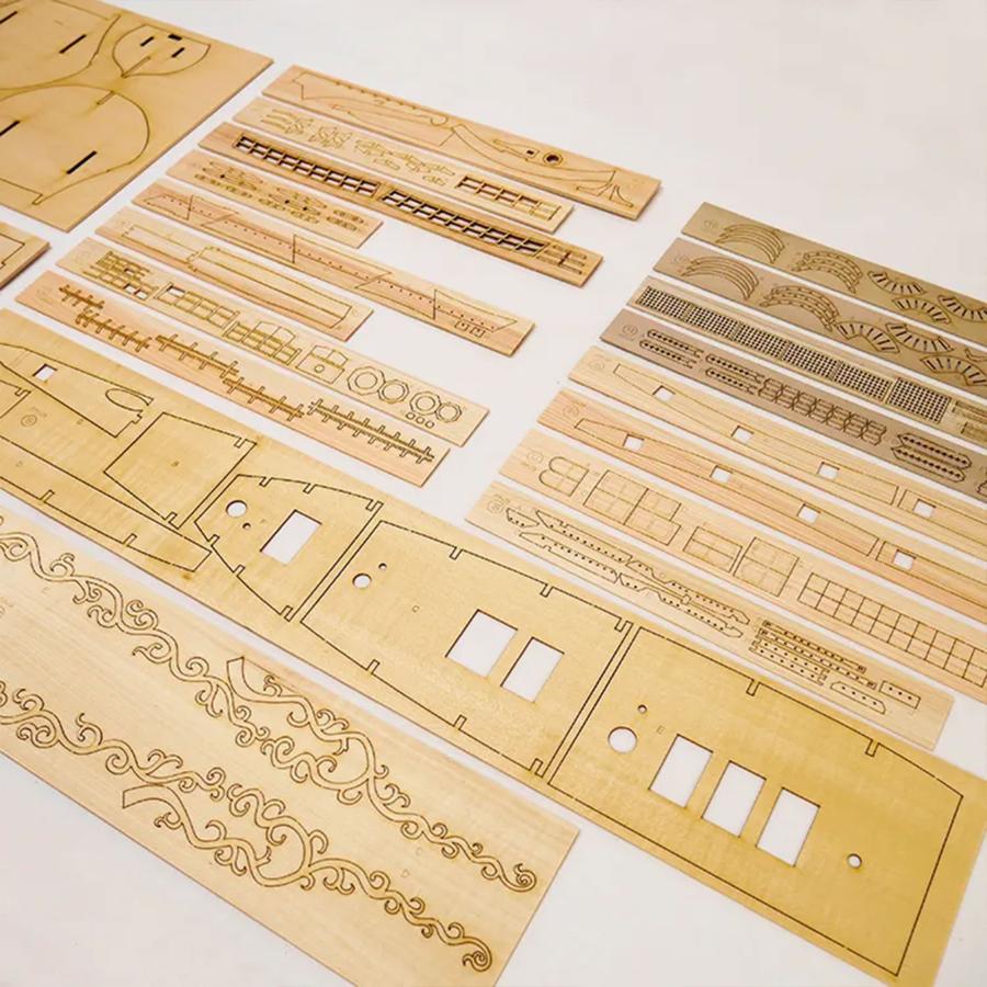 帆船模型キット サン ファン バウティスタ 1/80 : 木製模型キットの