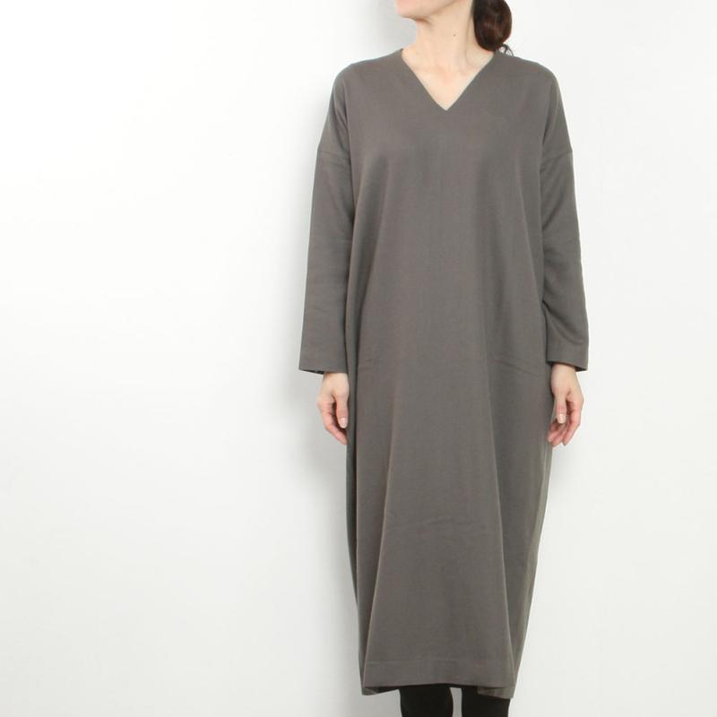 evam eva（エヴァムエヴァ） wool v neck one-piece E253T155