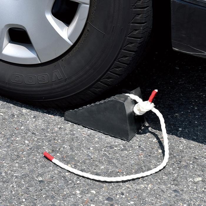 日本緑十字社 タイヤストッパー4 ゴムタイプ 120004 : ミドリ安全.com