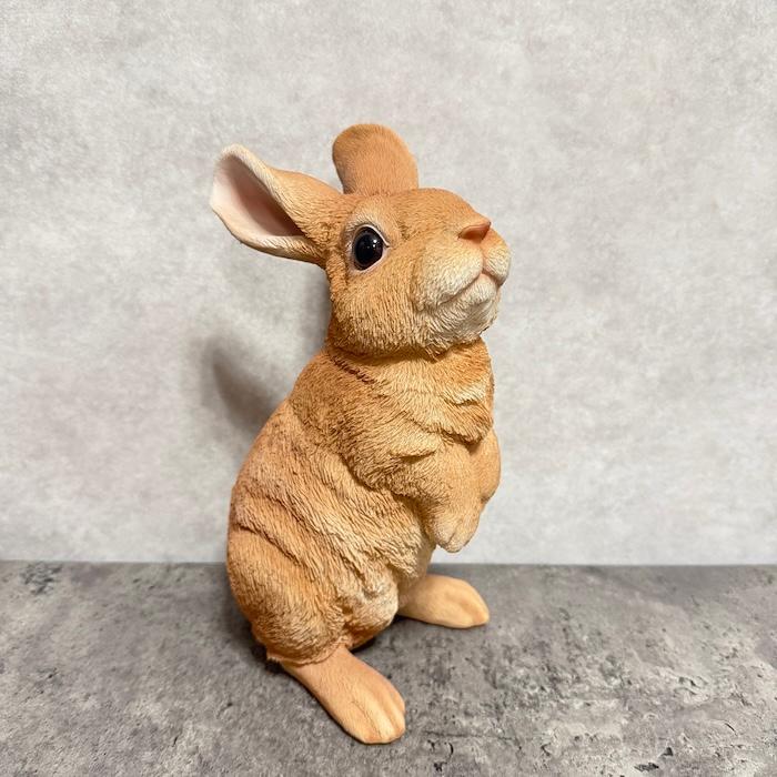 新品未使用タグ付き  ウサギ ベージュ M WOOBIA（ウービア） 置物 動物 見上げて立つベージュ白ウサギ 高さ25.5