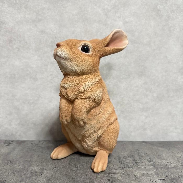 WOOBIA（ウービア） 置物 動物 見上げて立つベージュ白ウサギ 高さ25.5
