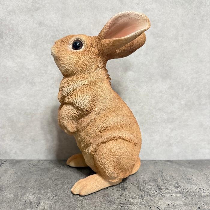  ウサギ ベージュ M WOOBIA（ウービア） 置物 動物 見上げて立つベージュ白ウサギ 高さ25.5