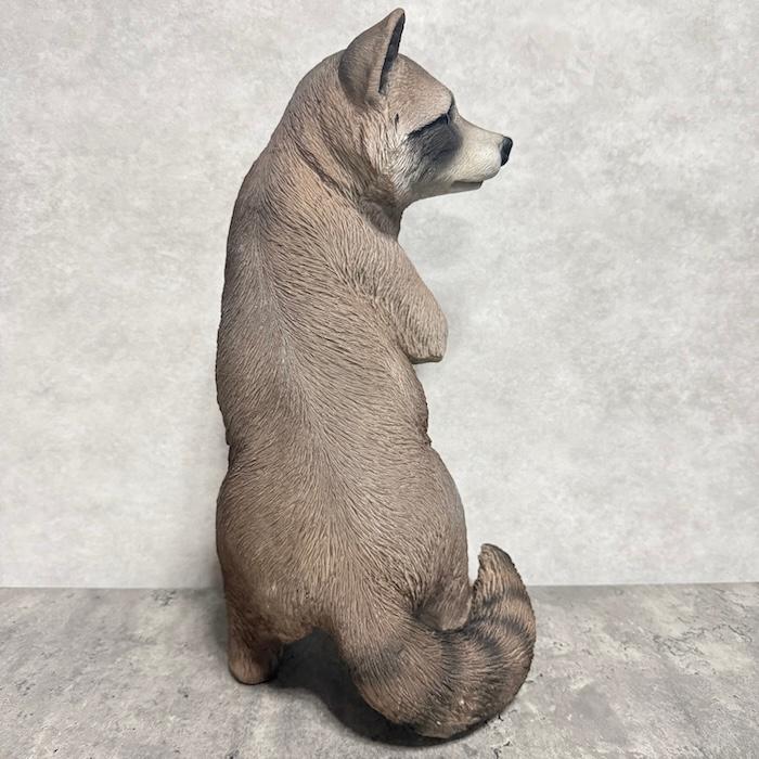 置物 動物 立ち上がったアライグマ 高さ48cm 巨大オブジェ woobia