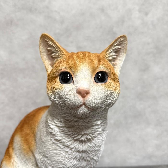 置物 猫 動物 かわいい 右向きお座り茶トラ白猫 大 ネコ 高さ30.5cm