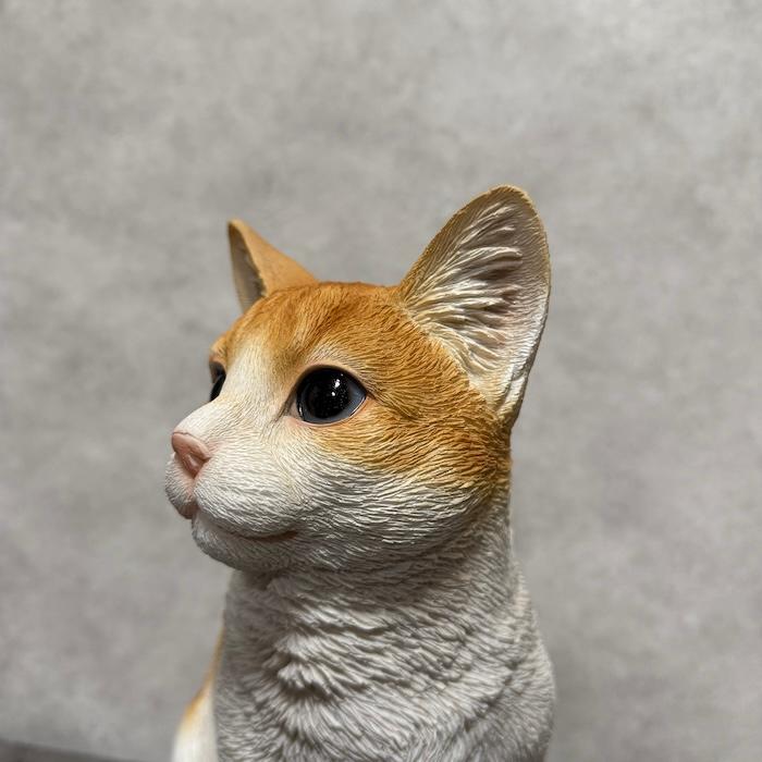 置物 猫 動物 かわいい 巻き座り茶トラ白猫 大 ネコ 高さ30.5cm woobia