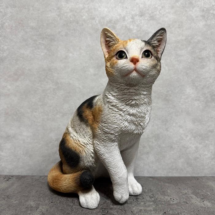 WOOBIA（ウービア） 置物 猫 動物 かわいい お座り三毛猫 ネコ 高さ