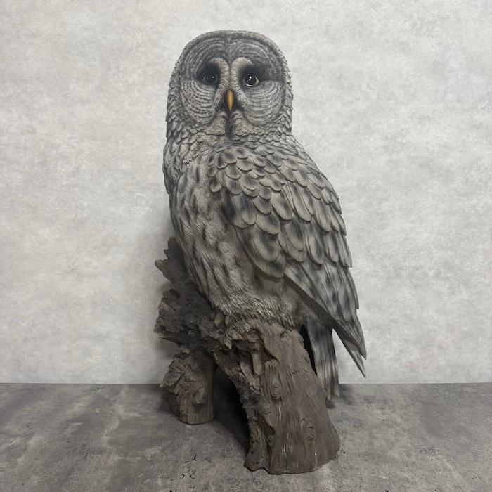 フクロウの置物 特大 WOOBIA（ウービア） 置物 鳥 かわいい オブジェ 北欧 動物 切り株に