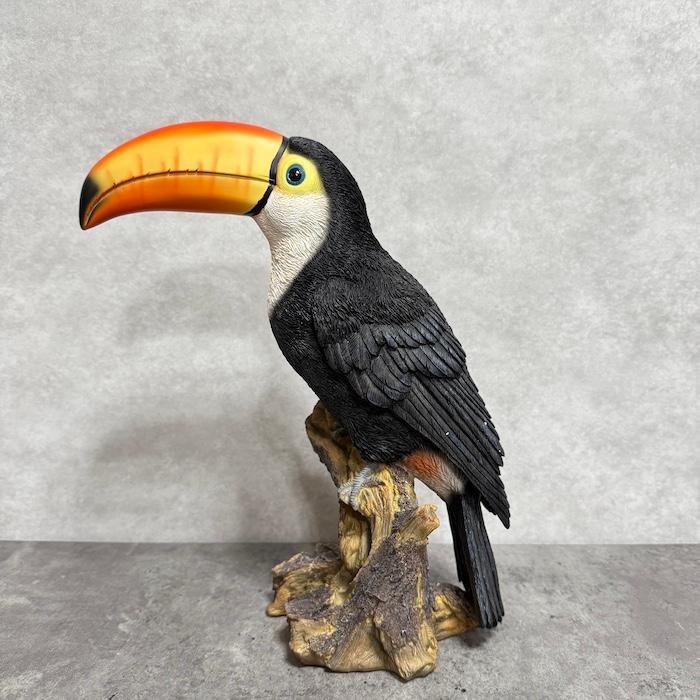 吉祥吉報鳥型置物 未使用 置物 鳥 かわいい オブジェ 北欧 動物 切り株にとまるオニオオハシ 高